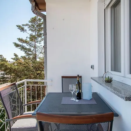 Kris Apartment *
