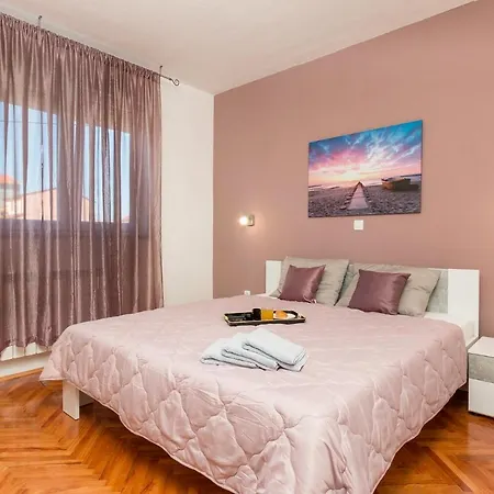 Kris Apartment
